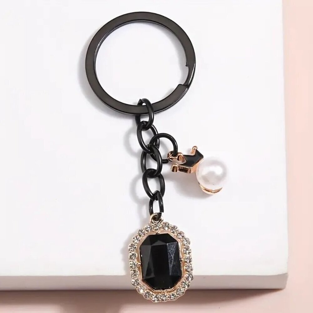 Keychain with faux pearl